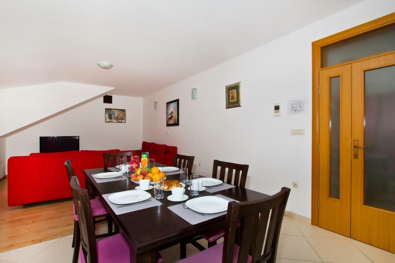 Villa Omis Michy - Family House For Big And Small Groups מראה חיצוני תמונה