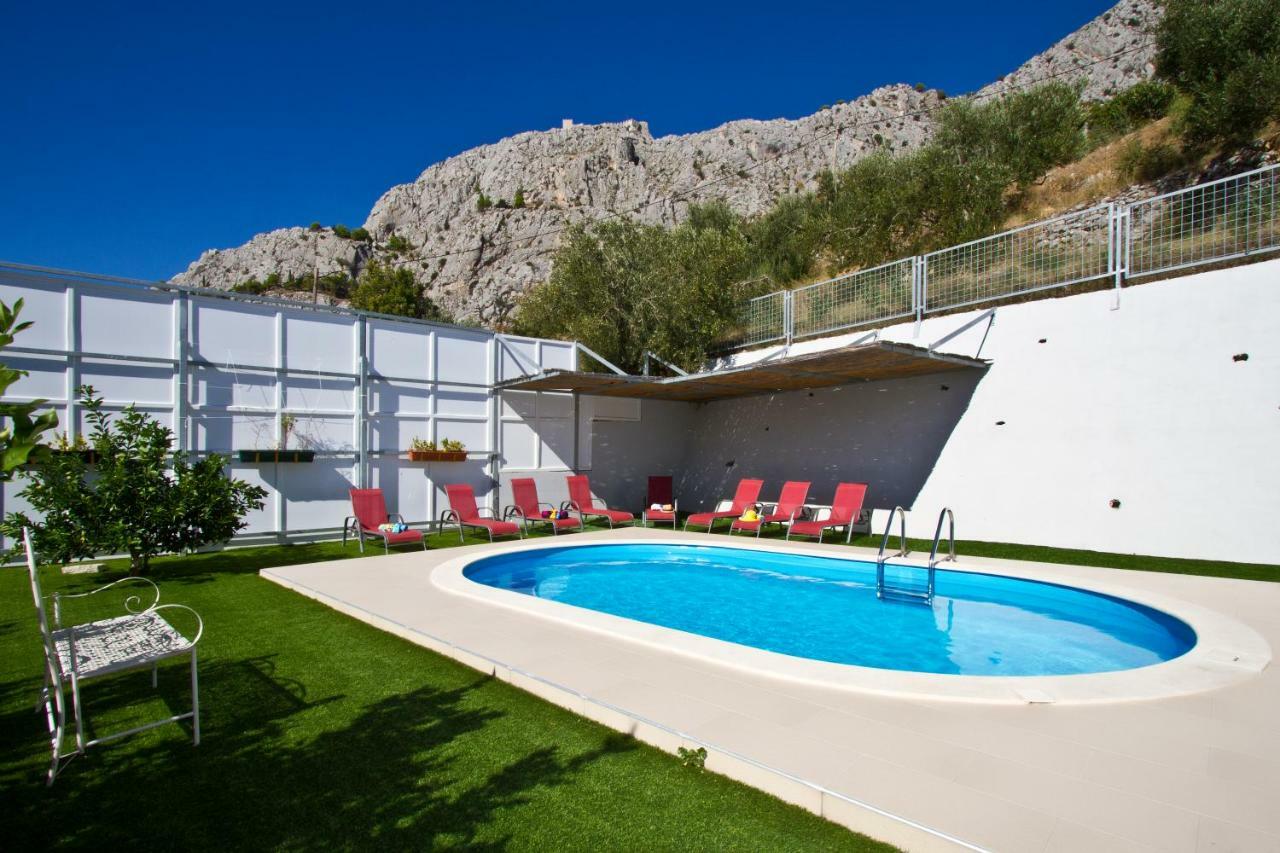 Villa Omis Michy - Family House For Big And Small Groups מראה חיצוני תמונה