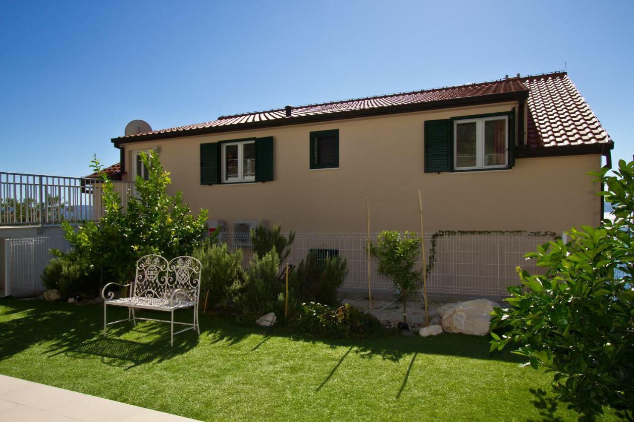 Villa Omis Michy - Family House For Big And Small Groups מראה חיצוני תמונה