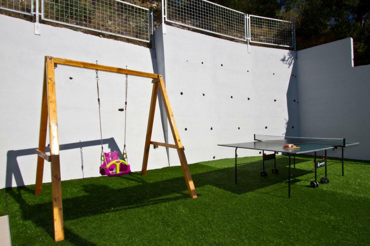 Villa Omis Michy - Family House For Big And Small Groups מראה חיצוני תמונה