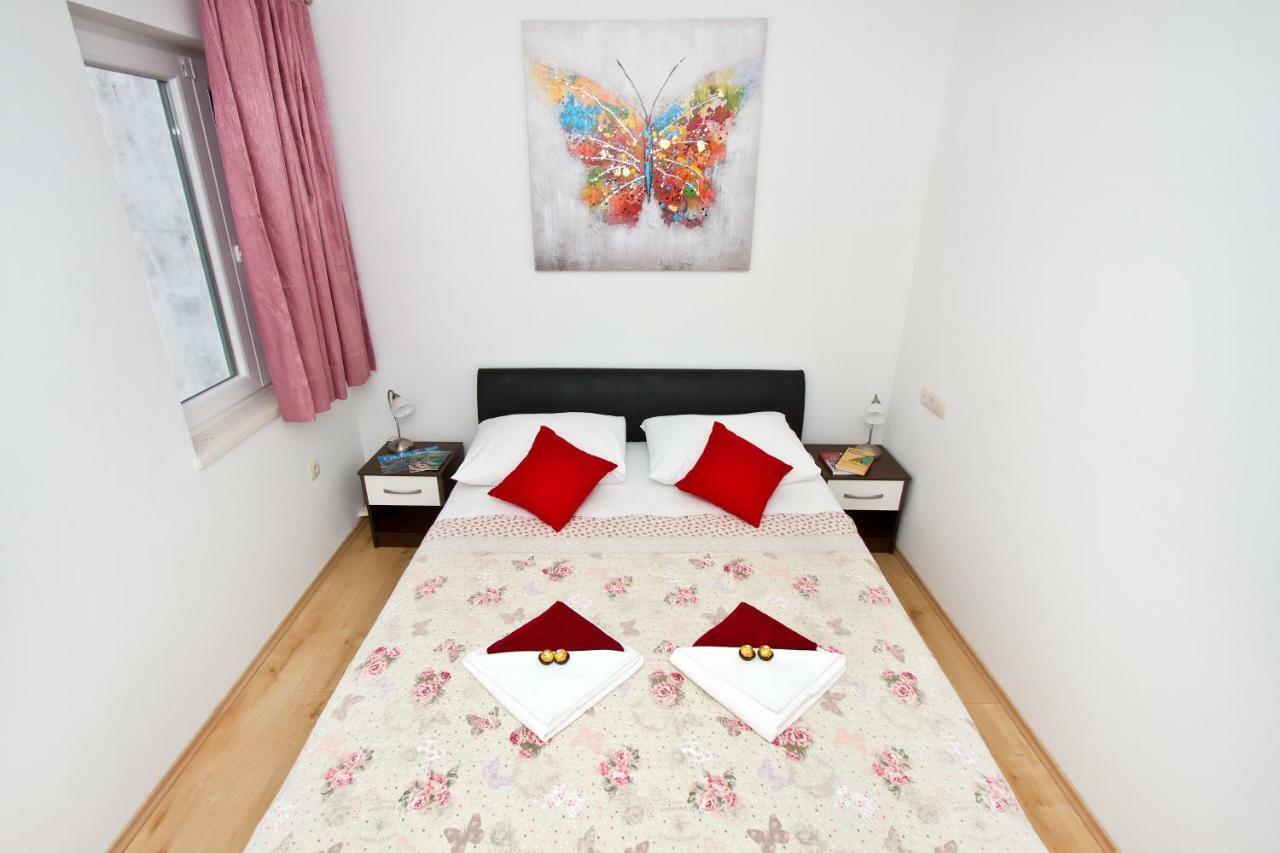 Villa Omis Michy - Family House For Big And Small Groups מראה חיצוני תמונה